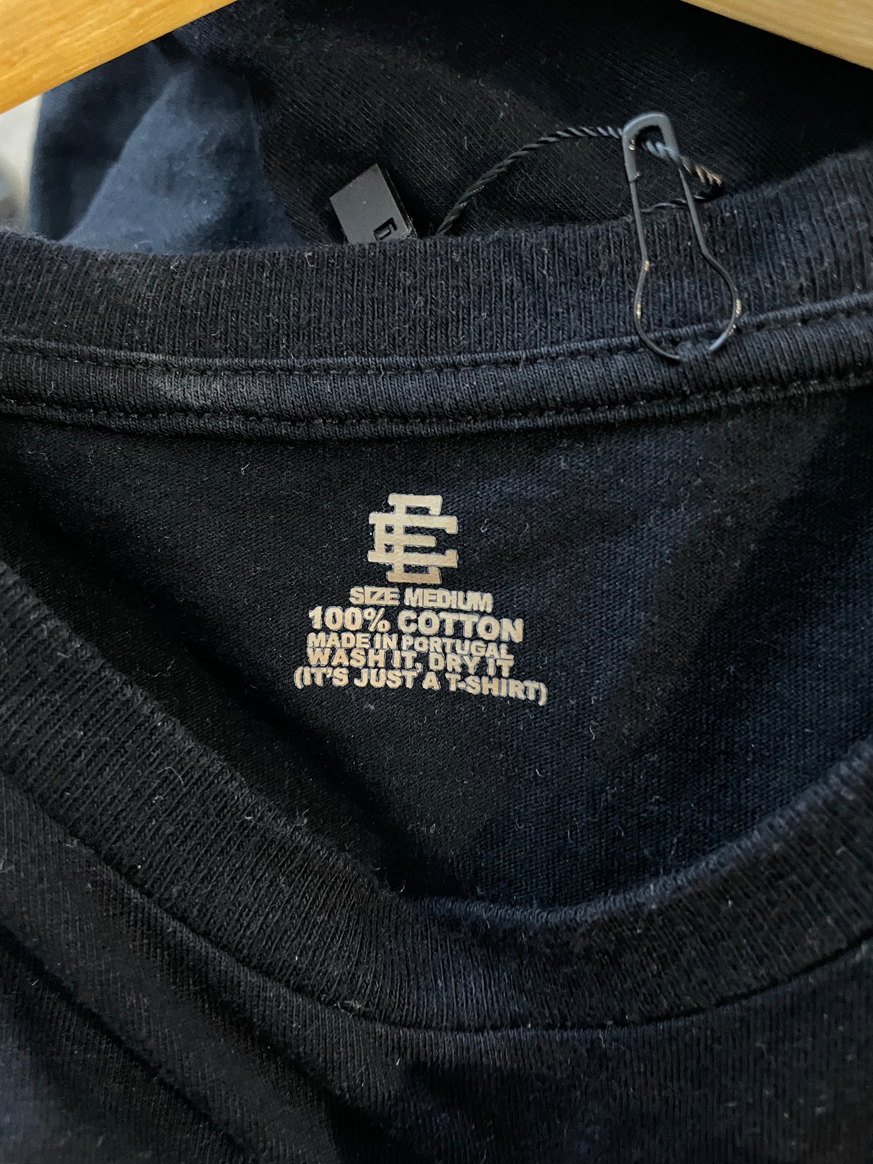 EE Tee Black Plain Used Medium