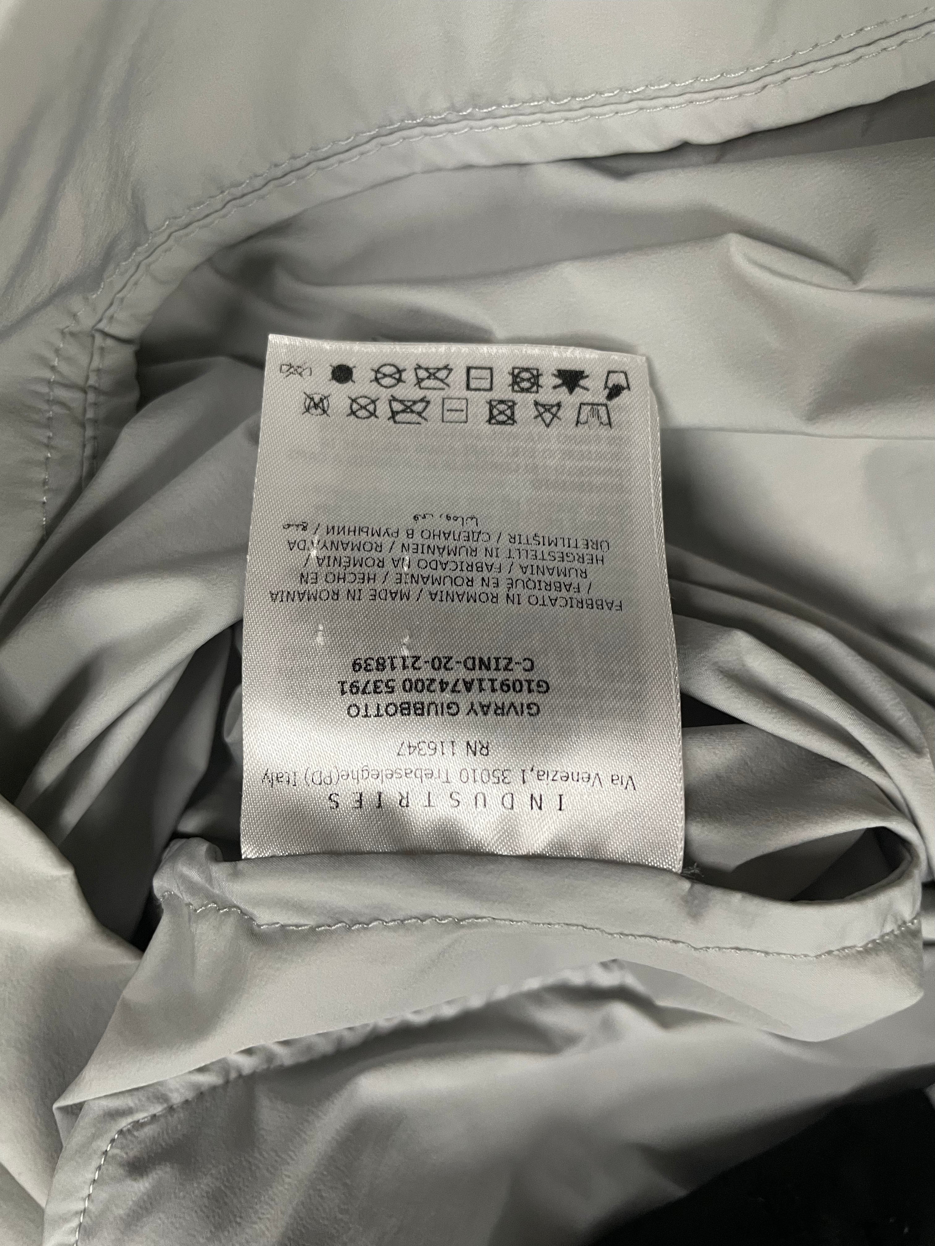 Moncler Wind Breaker Grey Used 3 (Medium)