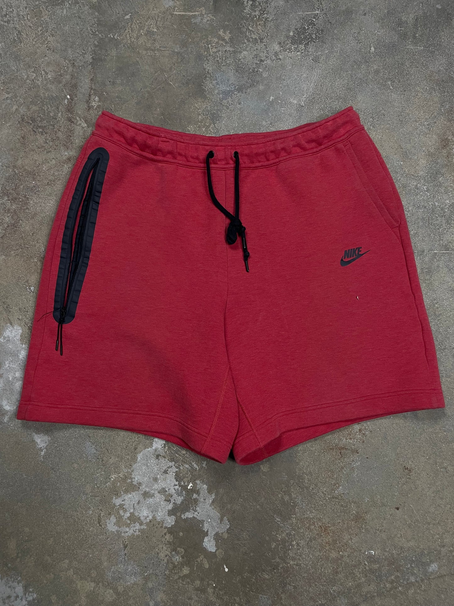 Nike Tech Shorts Red Used XL