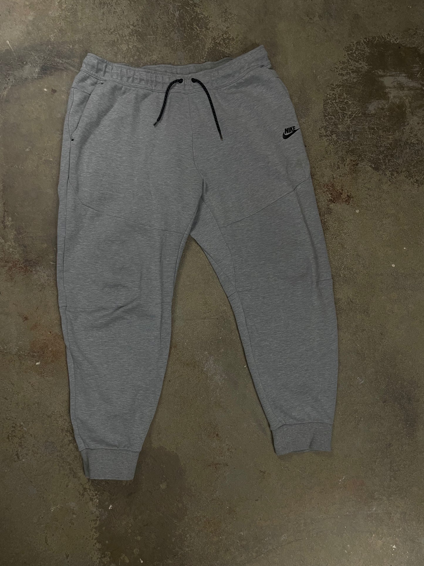 Nike Tech Sweatsuit Grey Used XL