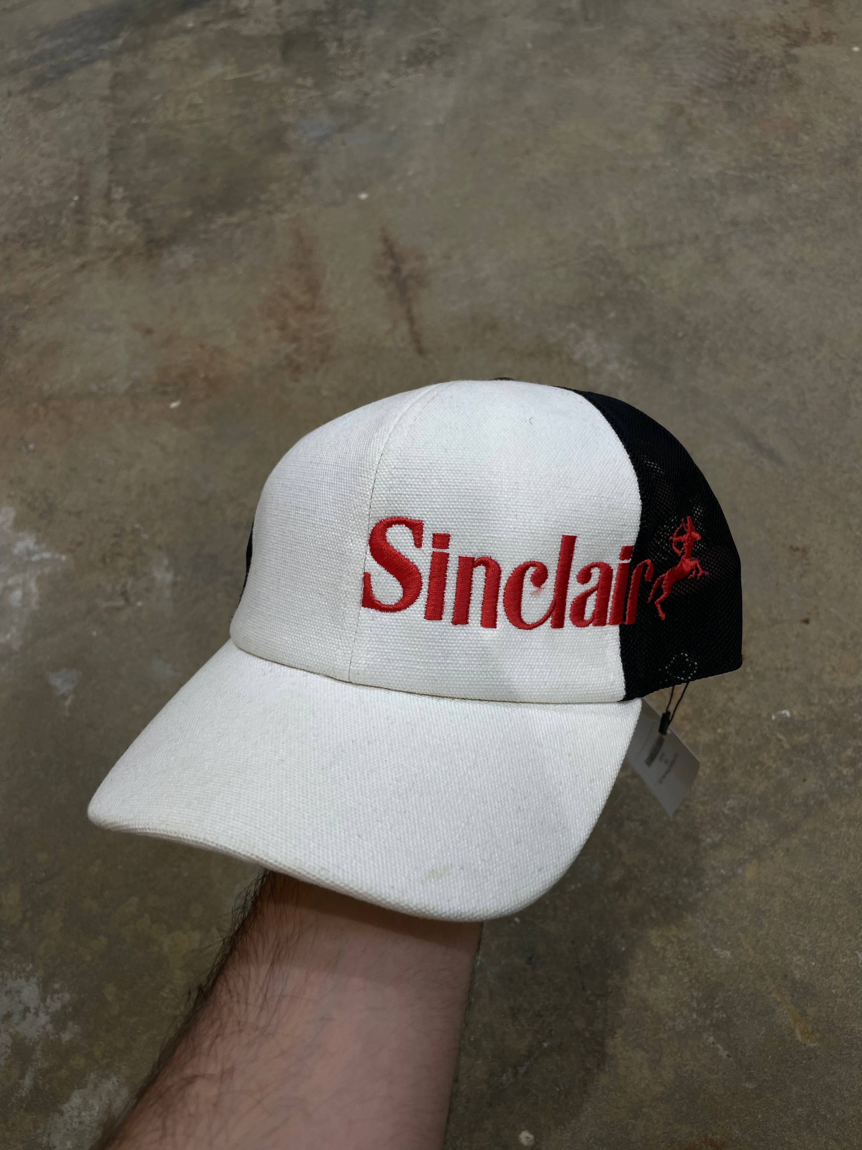 Sinclair Snapback White Red Used OS N/A