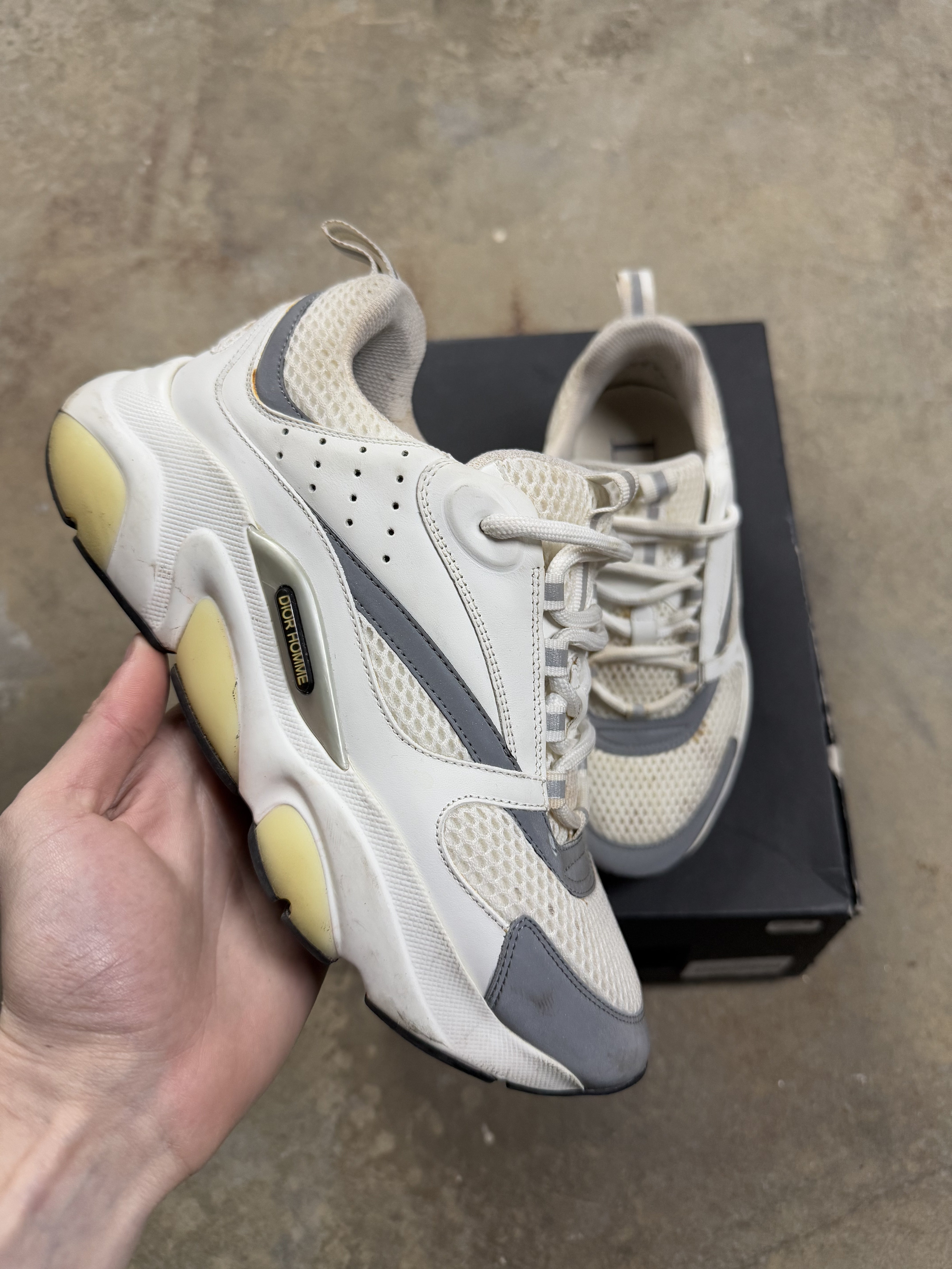 Dior B22 White Homme Used 39 (US 6) With Box