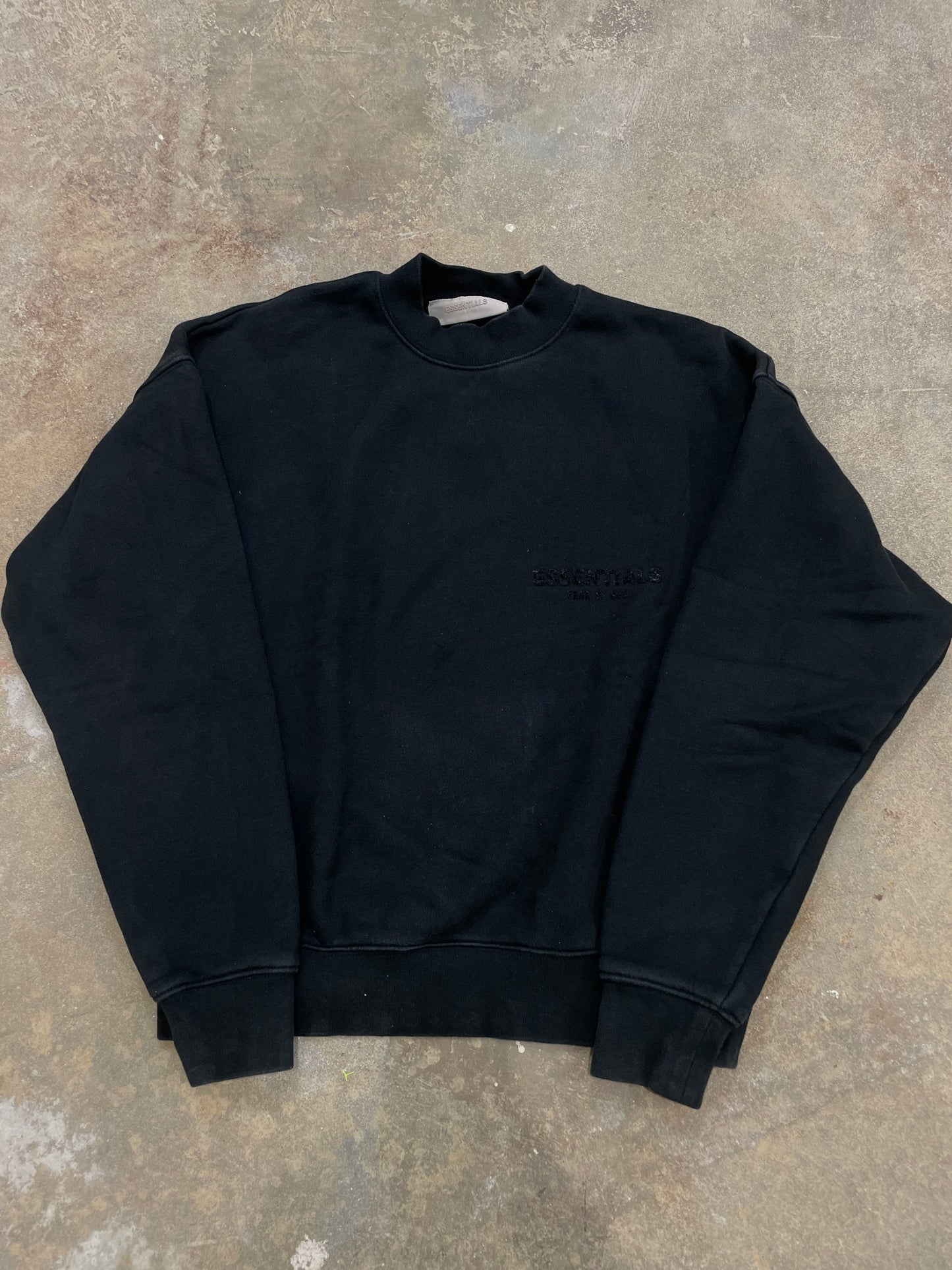 Essentials Crewneck Black Used XXS