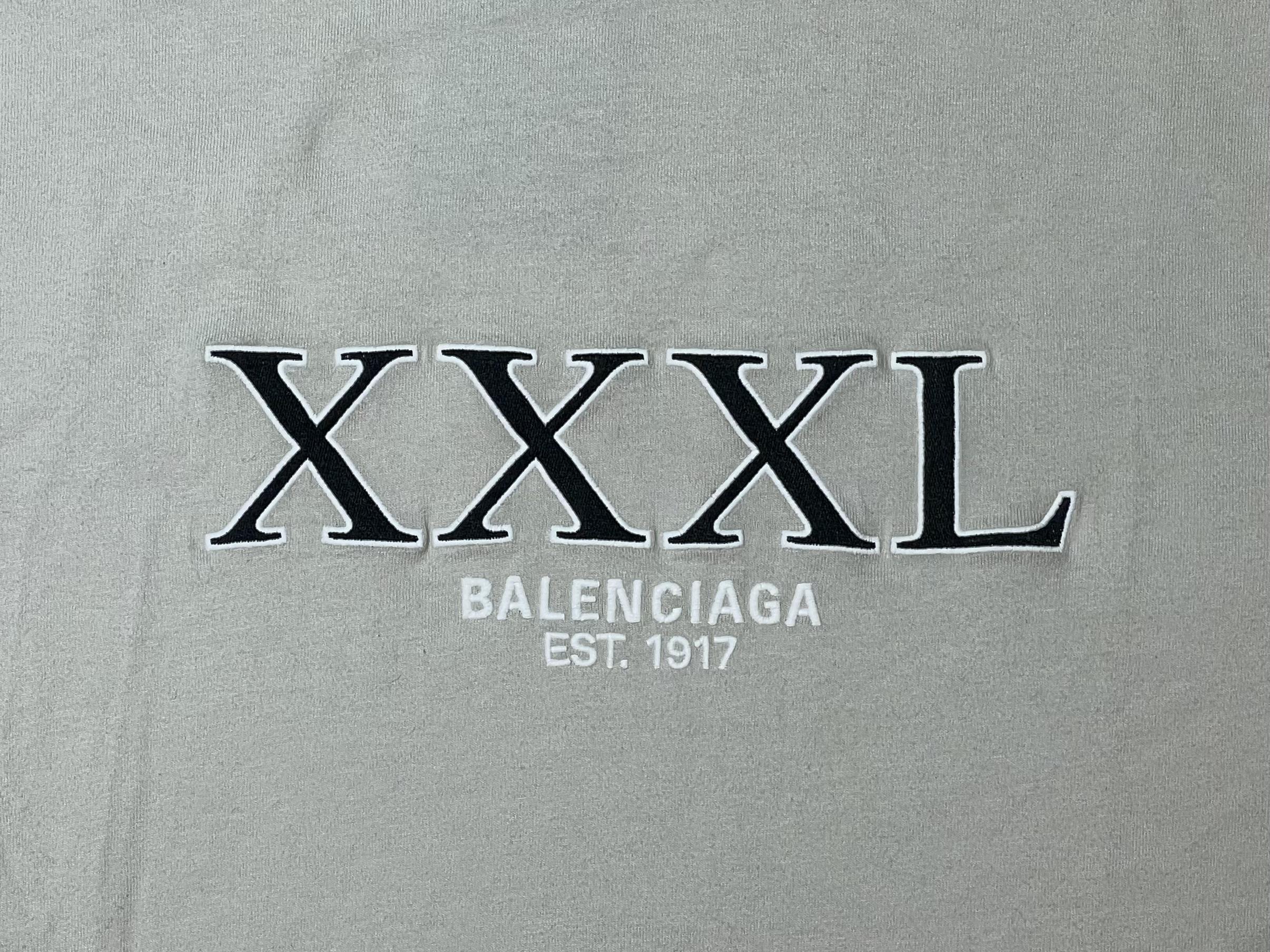 Balenciaga XXXL T-Shirt Beige Black