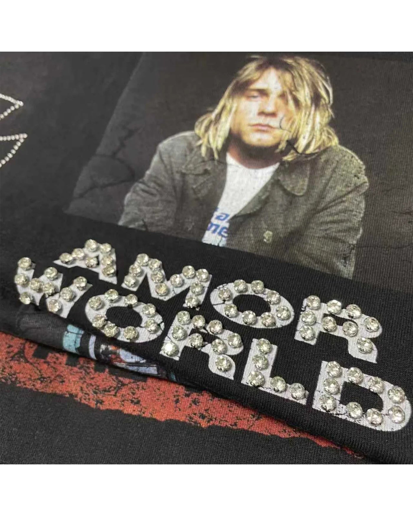 Stile De Amor 'World Stone SA' Black Tee