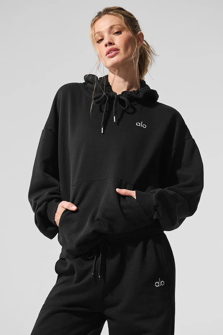 ALO 'Black' Accolade Pullover Hoodie